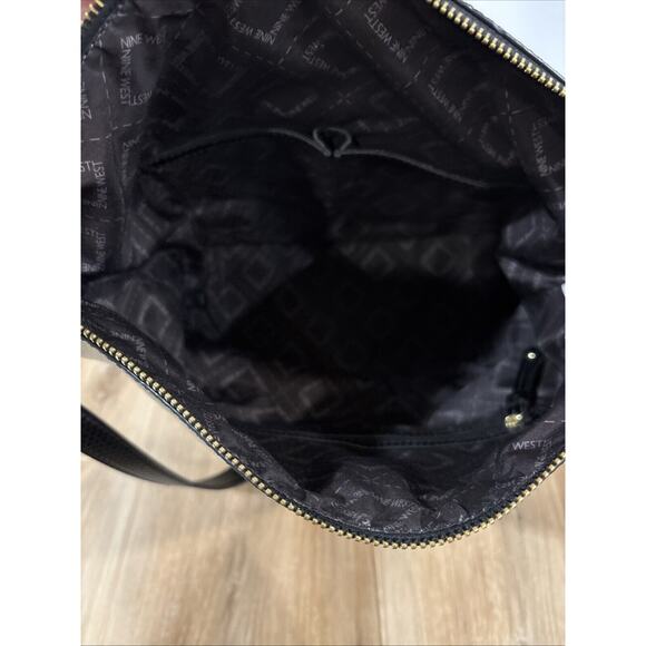 Nine West Canvas Shoulder Bag Black Patent Leather Nailhead Trim Tassle 10x12 - Picture 14 of 16